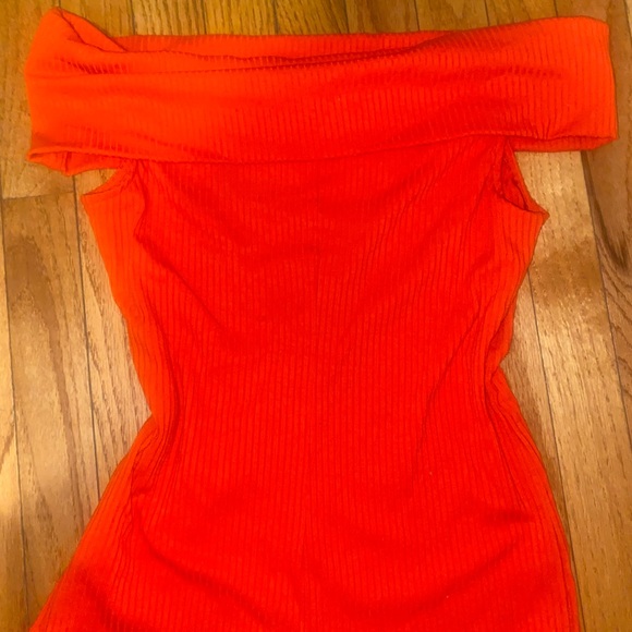 Off-Shoulder Ribbed Top - Picture 2 of 2